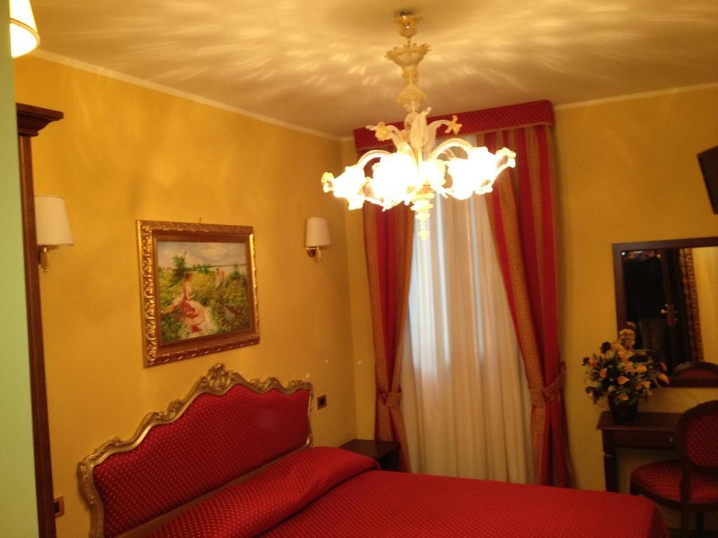 Double Room,1274491171:JPEG